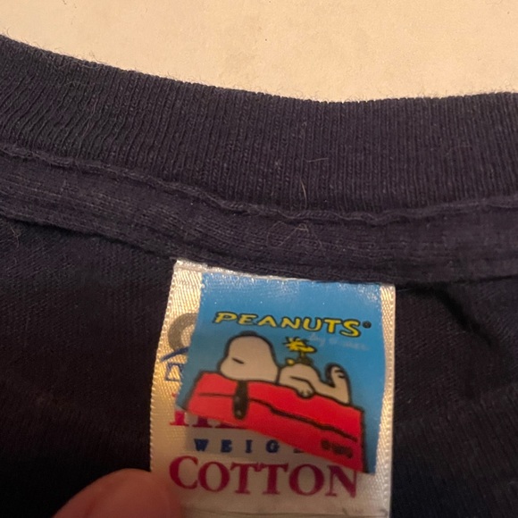 Snoopy Christmas large t-shirt. - Picture 3 of 3